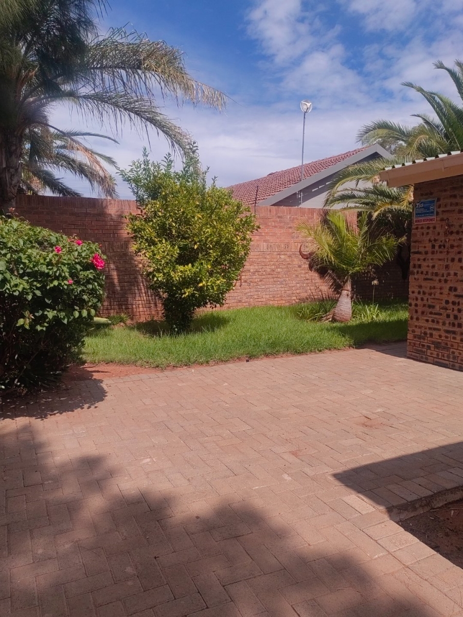  Bedroom Property for Sale in Carters Glen Northern Cape
